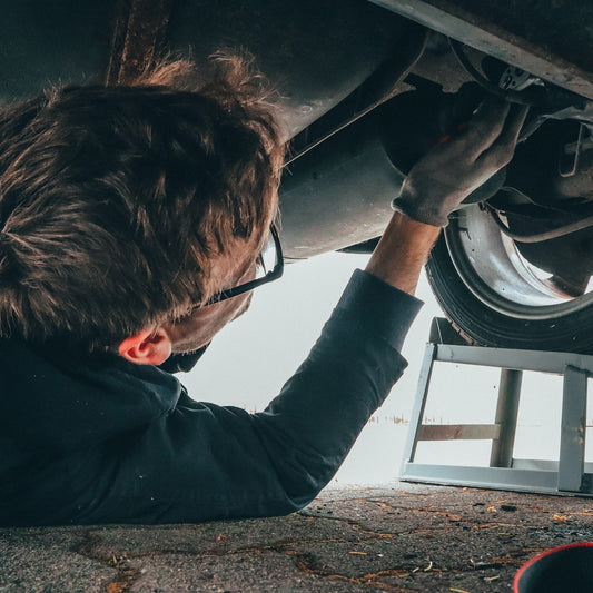 Contact data of all garages in the UK