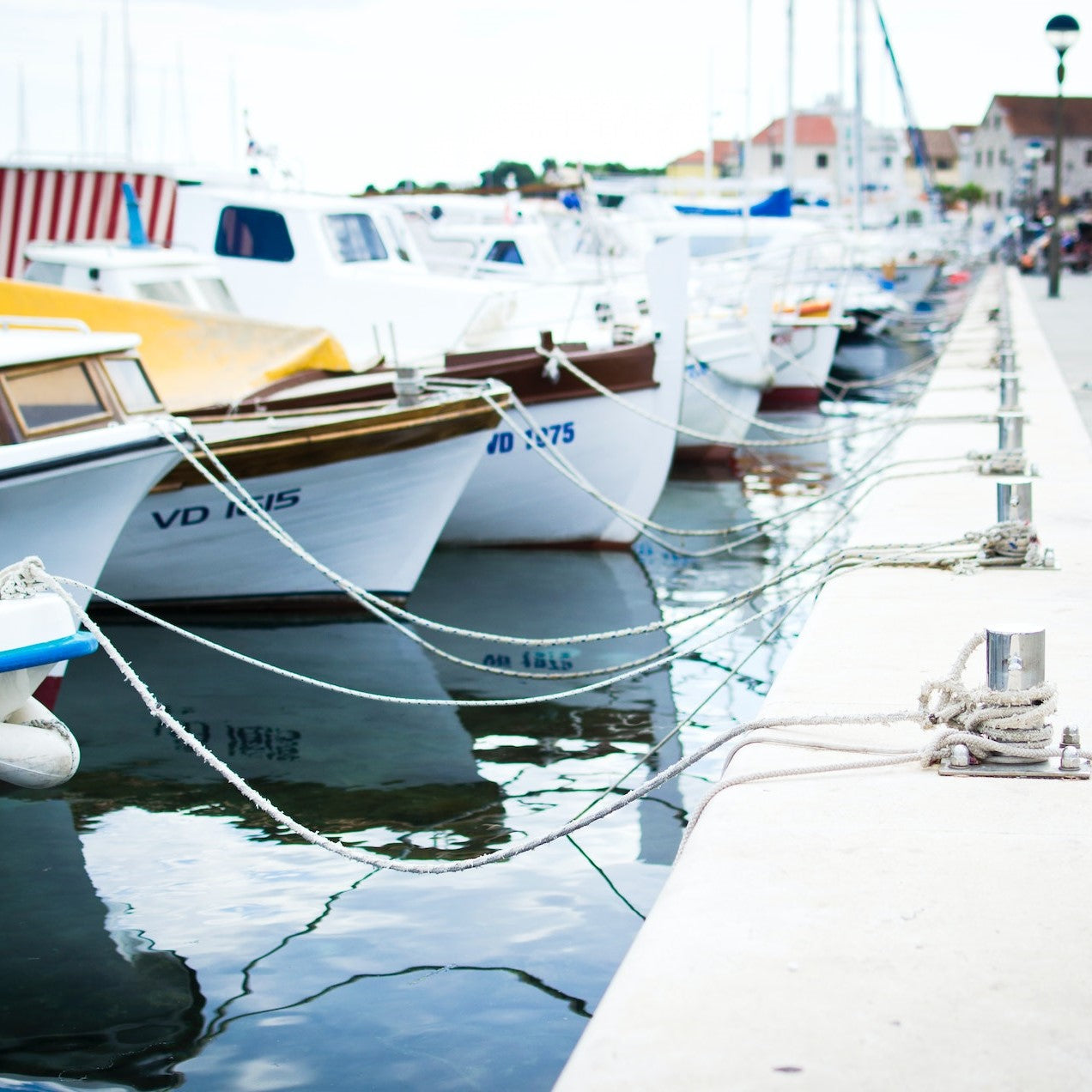 Contact data of all boat dealers in the UK