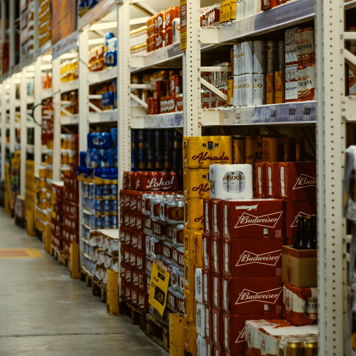 Contact data of all beverage stores in the UK