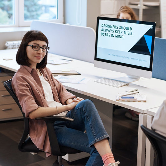 Contact data of all graphic designers in the UK